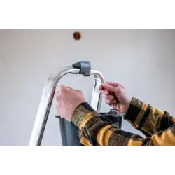 Crochet en plastique pour seau pour échelle domestique