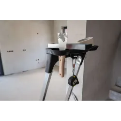 Étagère à outils pour échelle domestique
