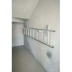 Support en aluminium pour le rangement des échelles