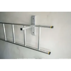Support en aluminium pour le rangement des échelles