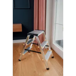 Escabeau PRO en aluminium double face 3 marches 150 kg